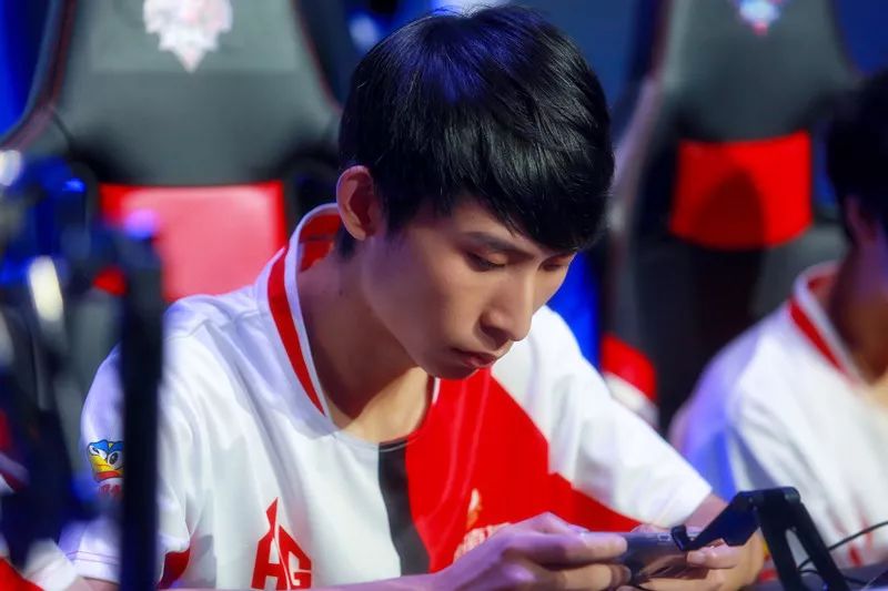 中国男足对